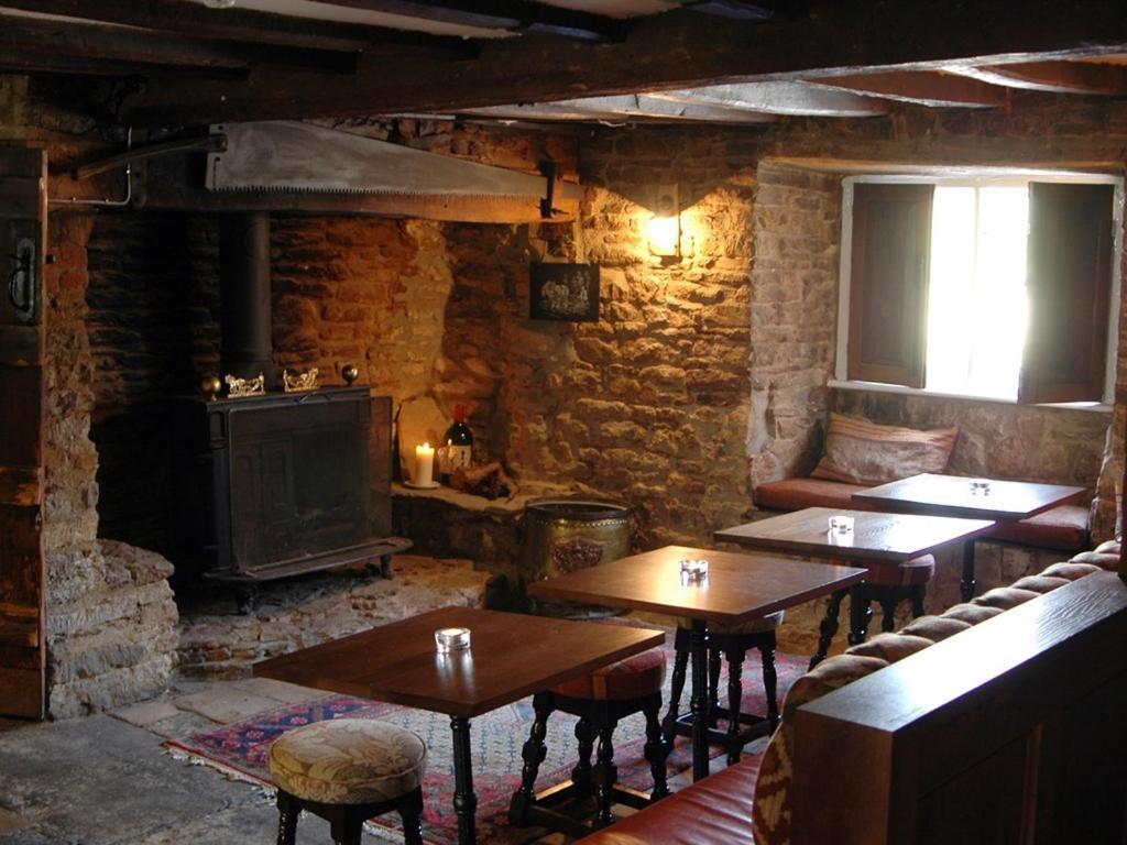 The White Horse 3*